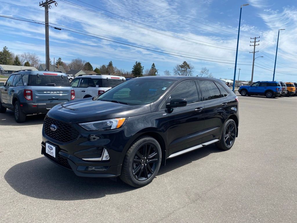 2022 Ford Edge ST-Line AWD's photo