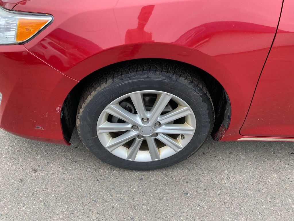 Used 2014 Toyota Camry XLE with VIN 4T1BF1FK6EU817281 for sale in Hibbing, Minnesota