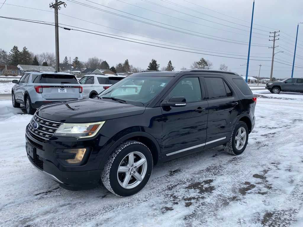 2016 Ford Explorer XLT's photo