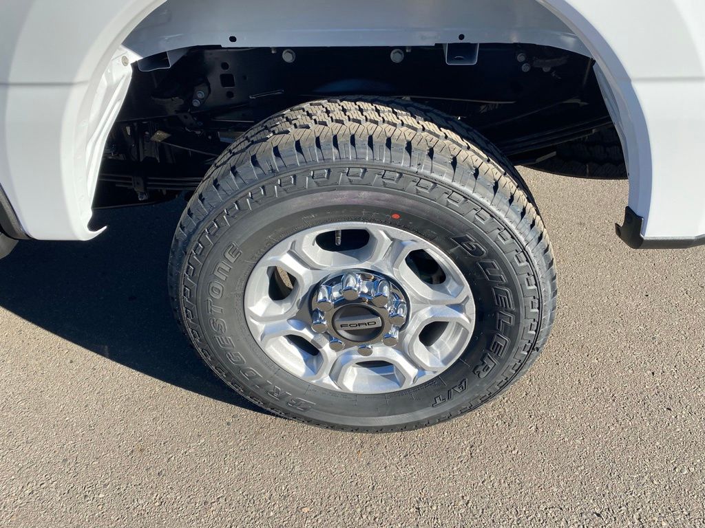 2026 Ford F-350 Super Duty XLT - Photo 16