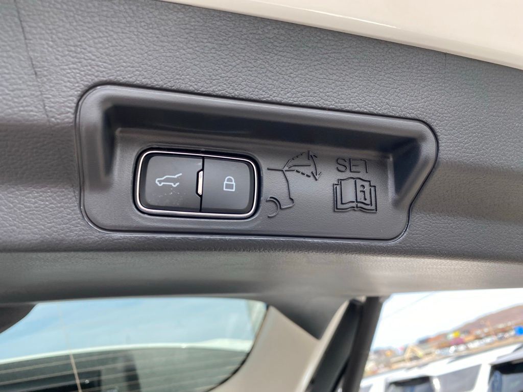 2026 Ford Explorer Active - Photo 13