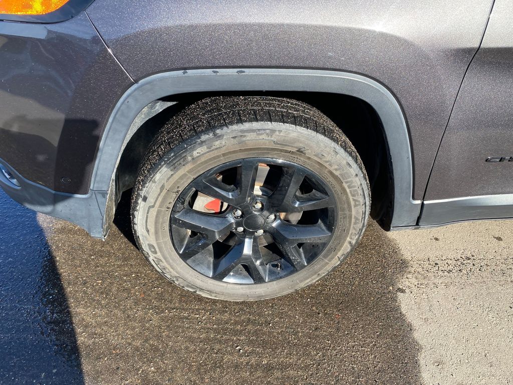 Used 2018 Jeep Cherokee Limited High Altitude with VIN 1C4PJMDX5JD545874 for sale in Hibbing, Minnesota