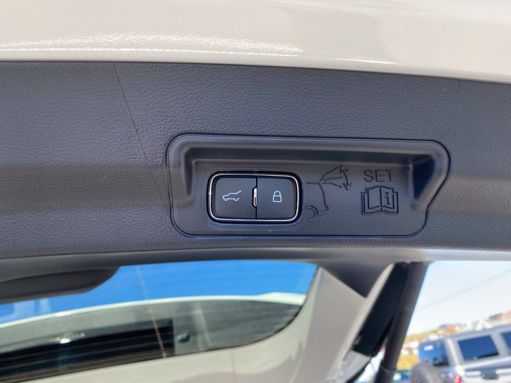 2026 Ford Explorer Active - Photo 13
