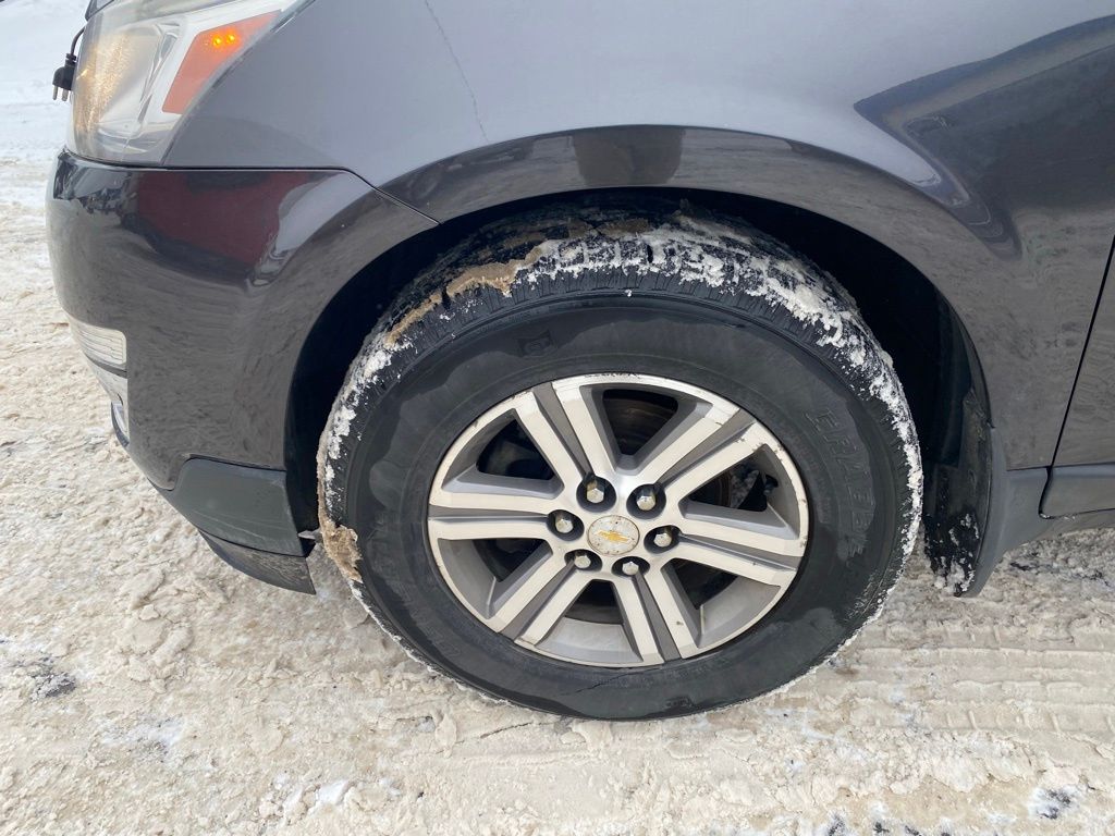 Used 2015 Chevrolet Traverse 2LT with VIN 1GNKVHKD6FJ192348 for sale in Hibbing, Minnesota