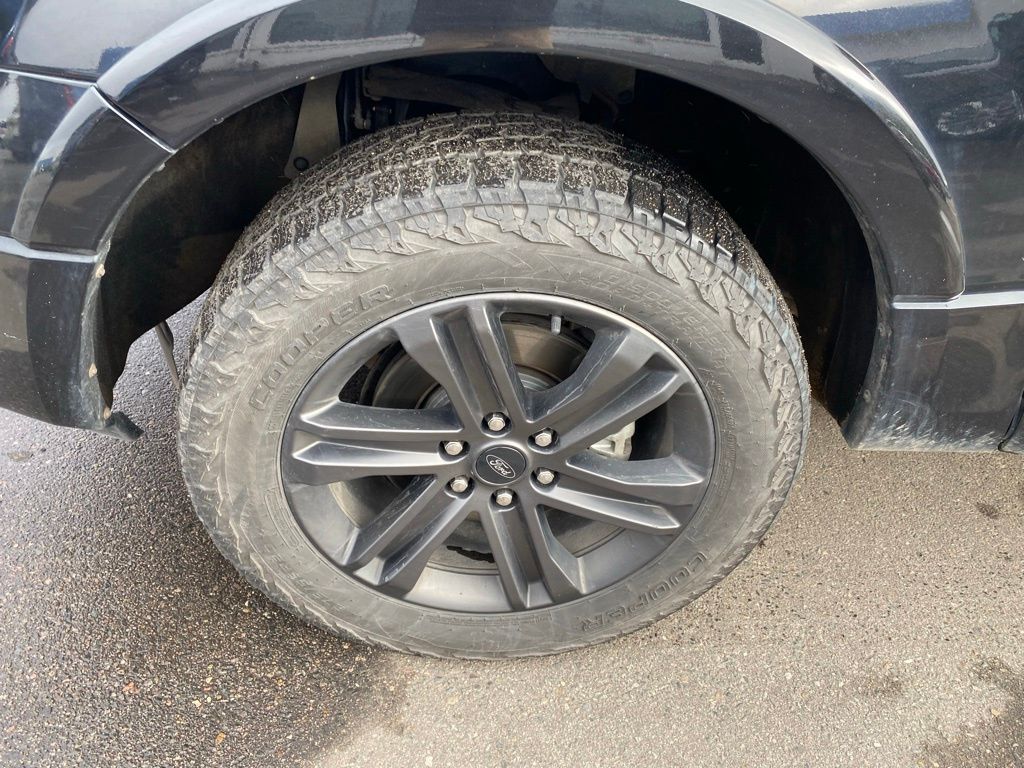 Used 2015 Ford Expedition Platinum with VIN 1FMJU1MT5FEF21709 for sale in Hibbing, Minnesota