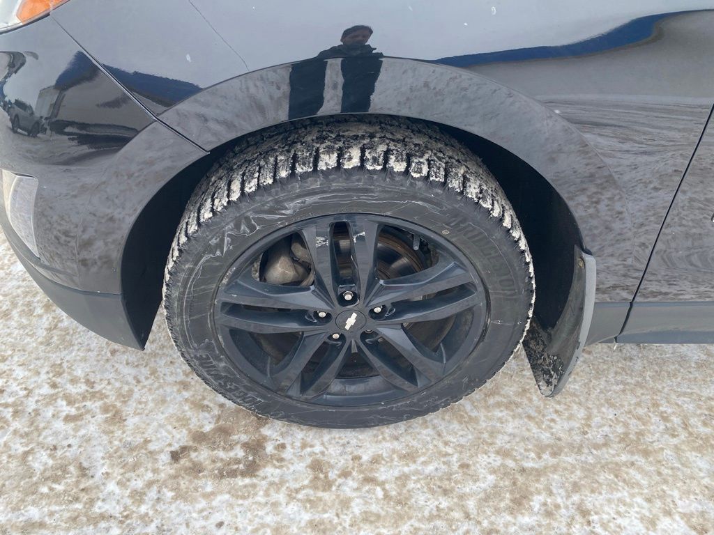 Used 2020 Chevrolet Equinox LT with VIN 2GNAXVEXXL6114335 for sale in Hibbing, Minnesota