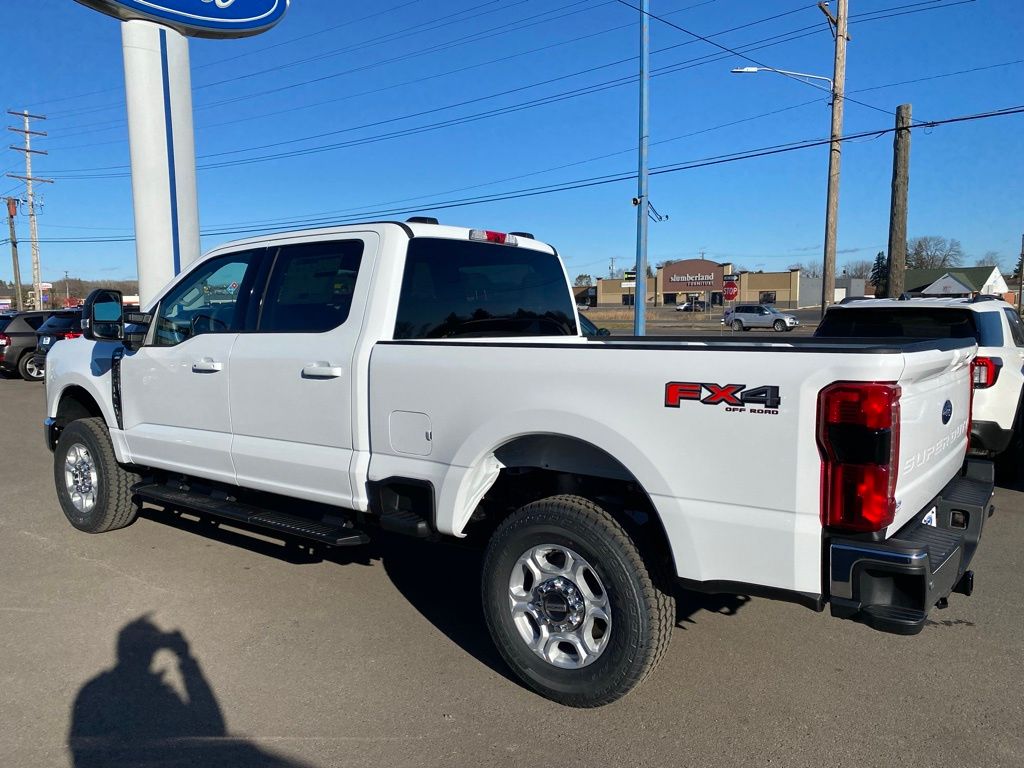 2026 Ford F-350 Super Duty XLT - Photo 15