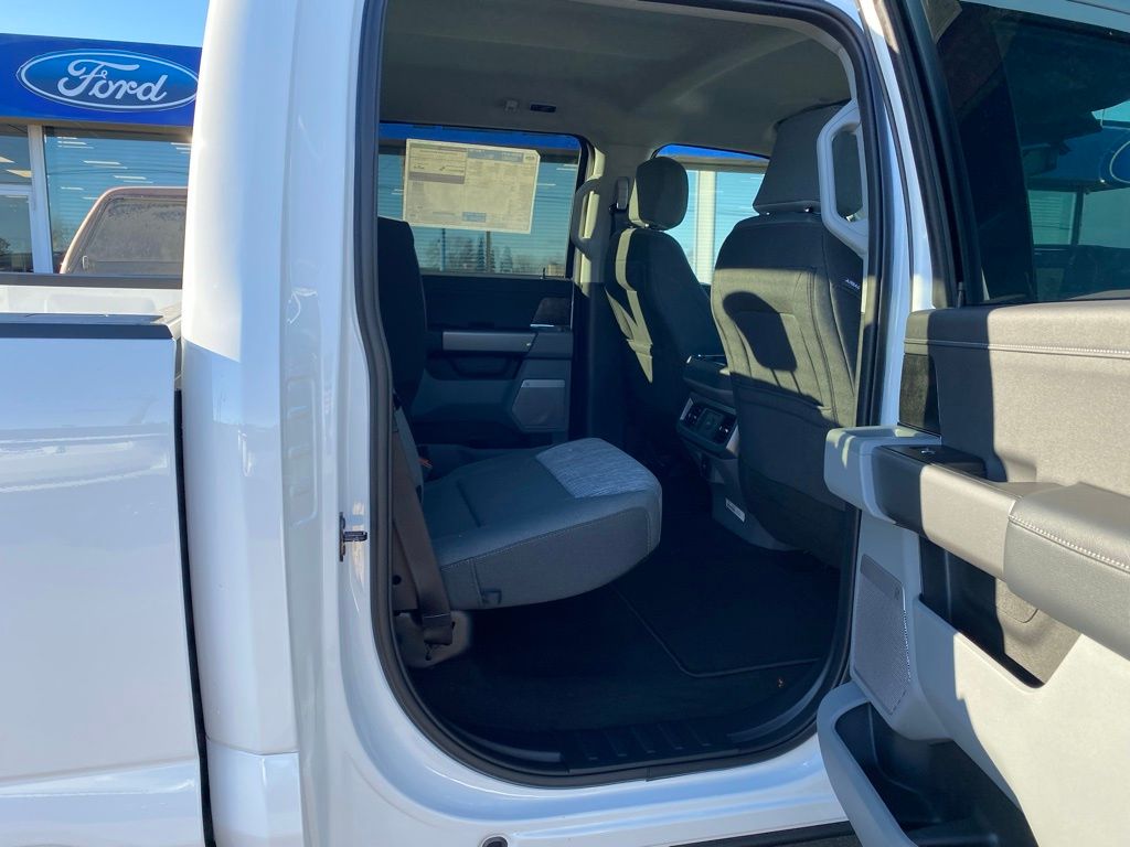 2026 Ford F-350 Super Duty XLT - Photo 9