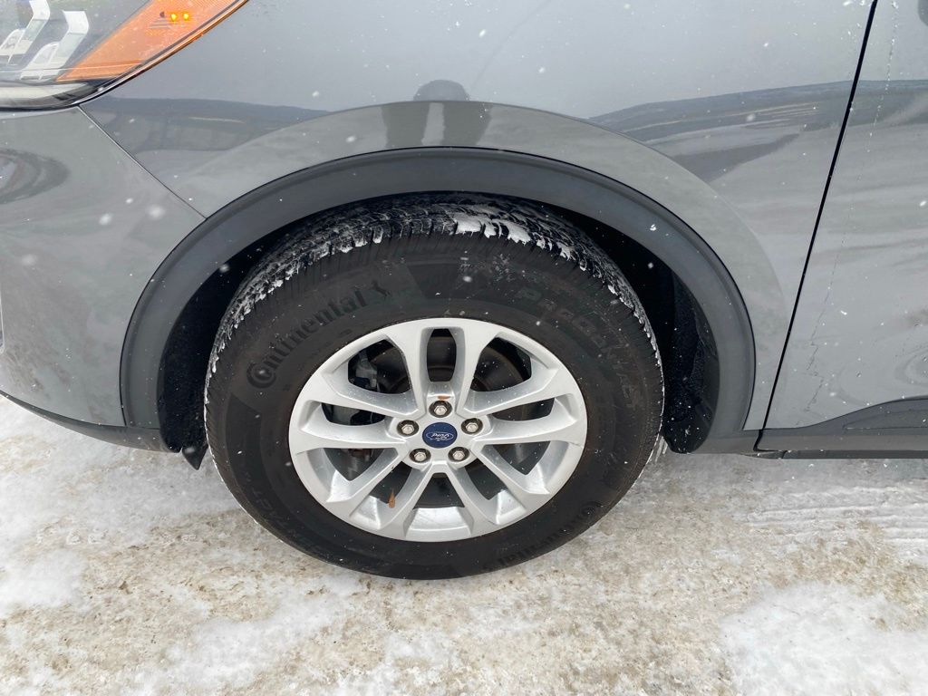 Used 2022 Ford Escape SE with VIN 1FMCU9G66NUB14418 for sale in Hibbing, Minnesota