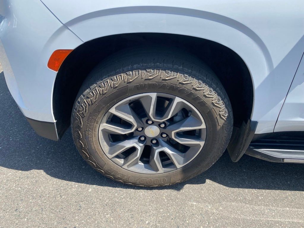 Used 2021 Chevrolet Tahoe LT with VIN 1GNSKNKD9MR222075 for sale in Hibbing, Minnesota