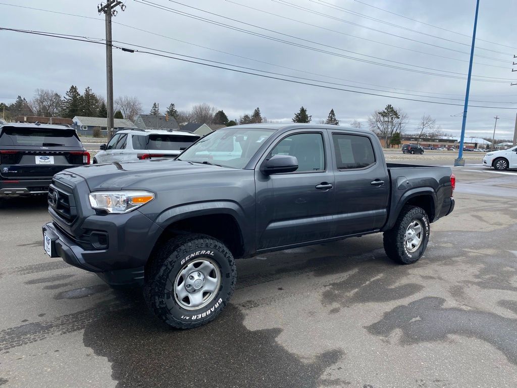 2020 Toyota Tacoma SR's photo