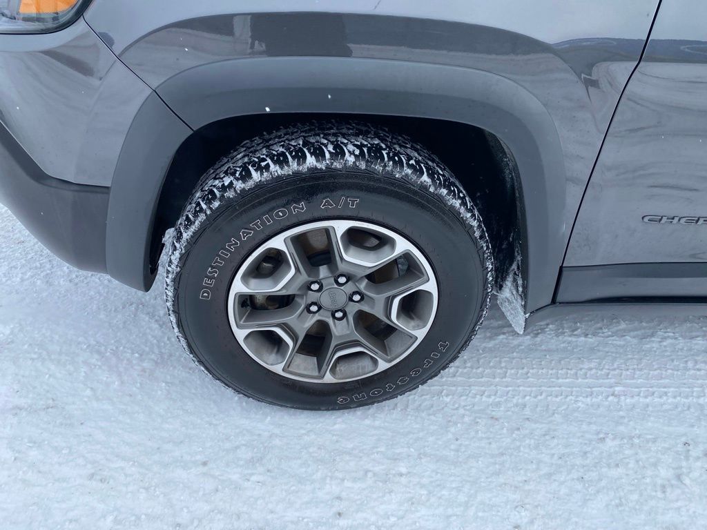 Used 2022 Jeep Cherokee Trailhawk with VIN 1C4PJMBX3ND543291 for sale in Hibbing, Minnesota