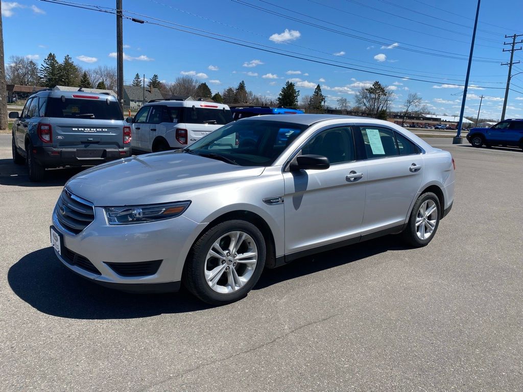 2018 Ford Taurus SE FWD's photo