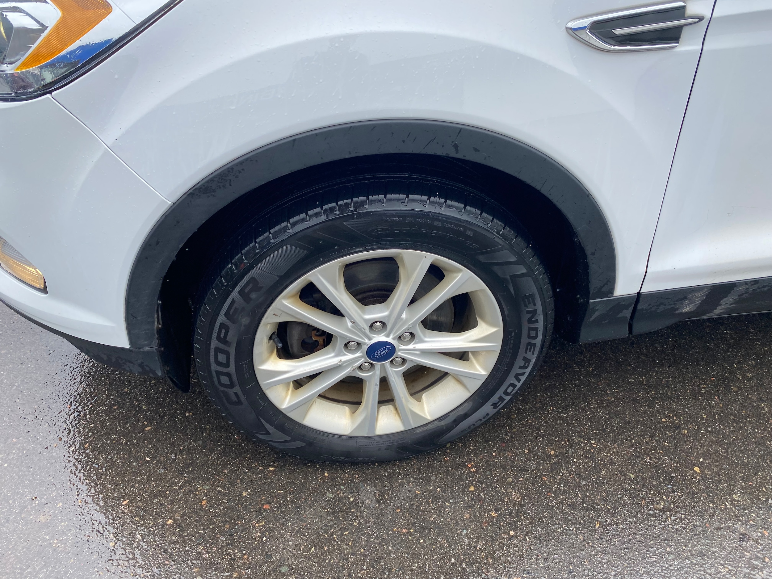 Used 2018 Ford Escape SEL with VIN 1FMCU9HD5JUD31577 for sale in Hibbing, Minnesota