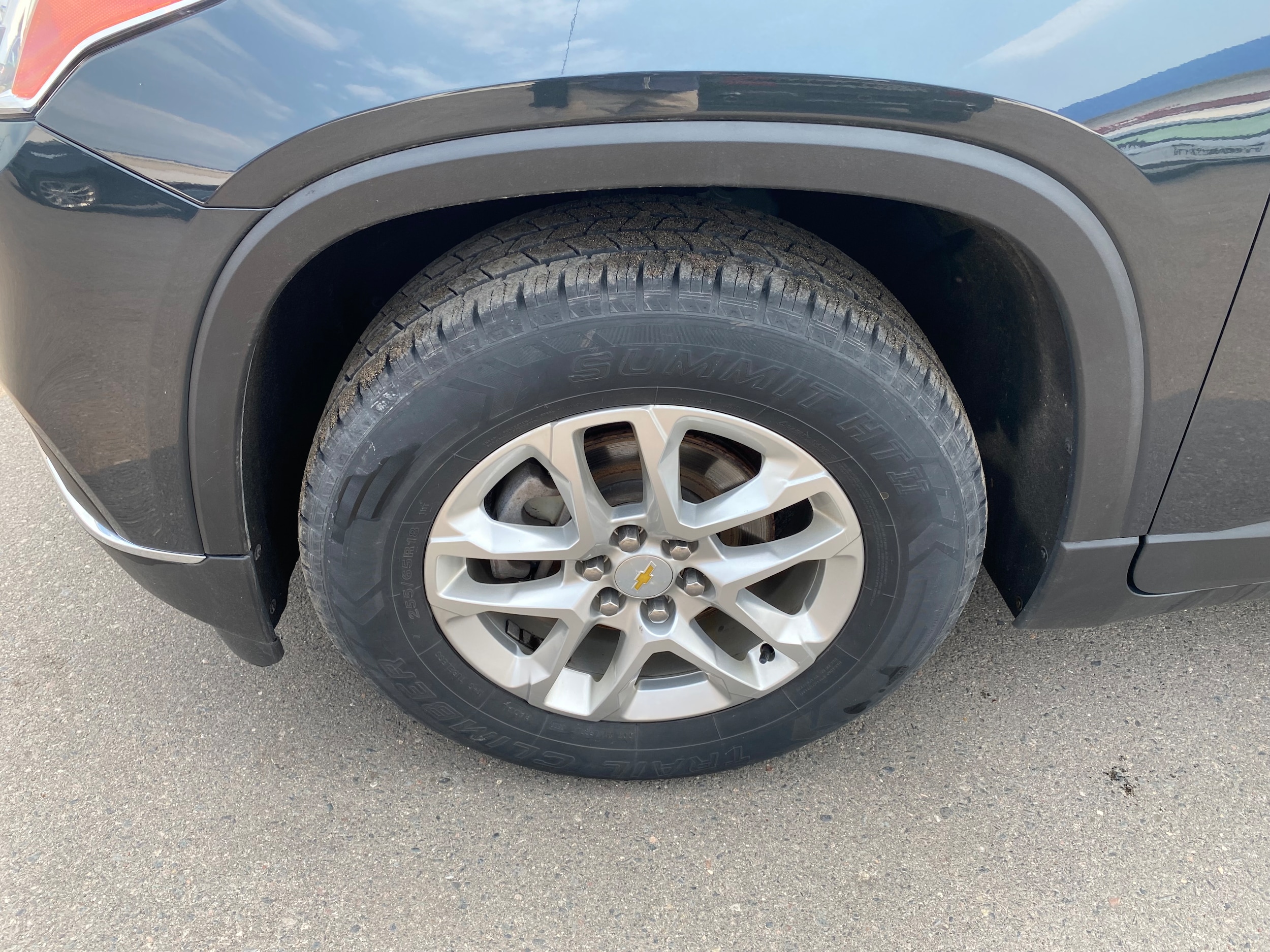 Used 2020 Chevrolet Traverse 1LT with VIN 1GNEVGKW3LJ160929 for sale in Hibbing, Minnesota
