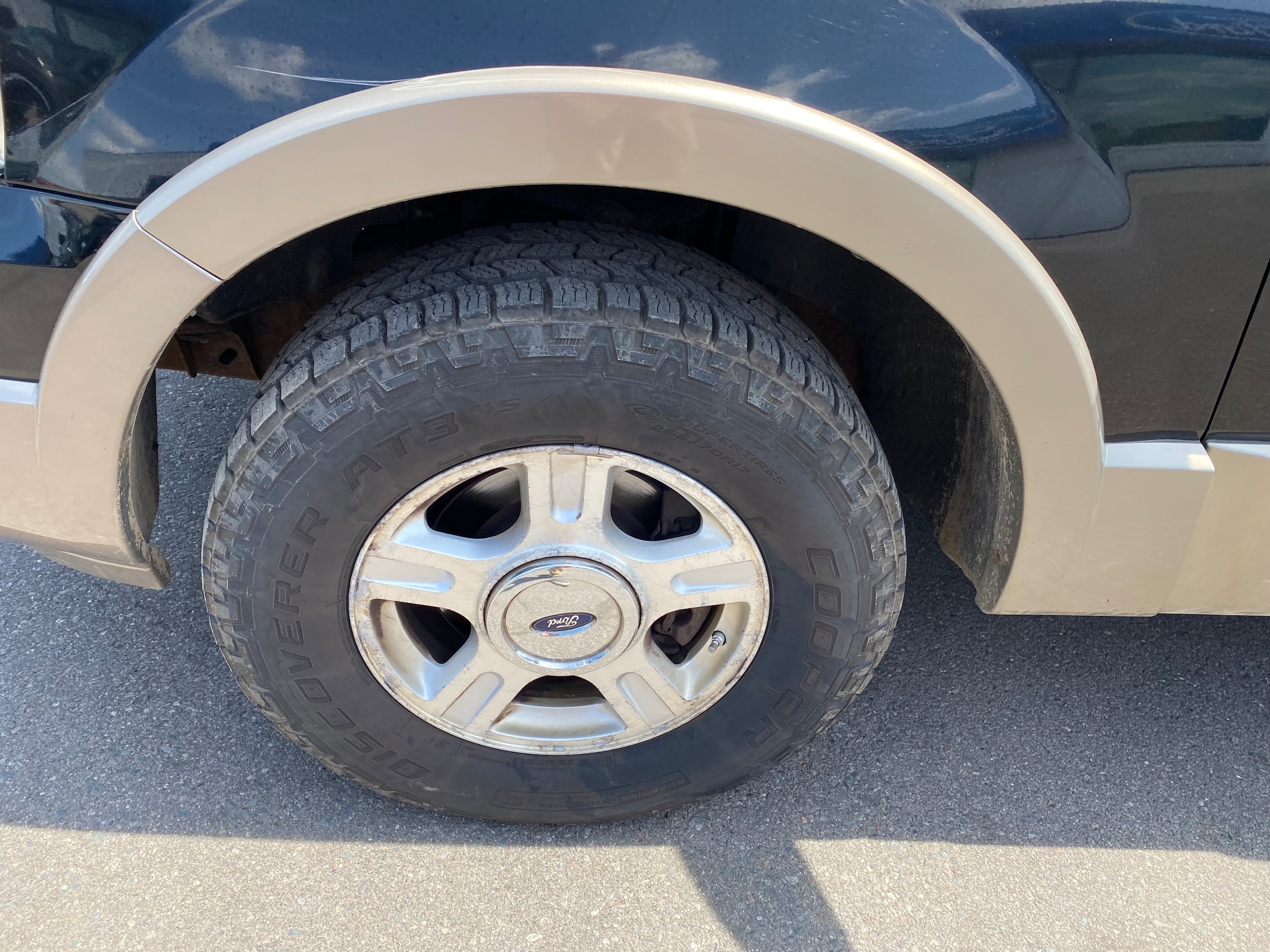 Used 2004 Ford Expedition Eddie Bauer with VIN 1FMFU18L04LB71589 for sale in Hibbing, Minnesota