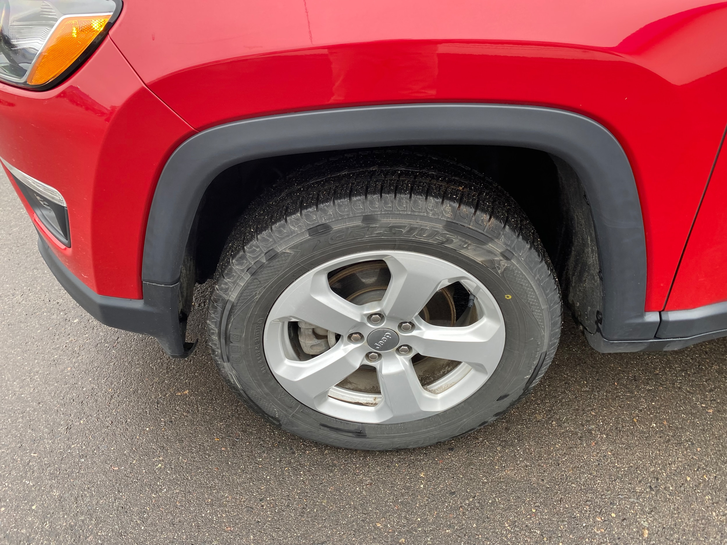 Used 2019 Jeep Compass Latitude with VIN 3C4NJDBB9KT678664 for sale in Hibbing, Minnesota