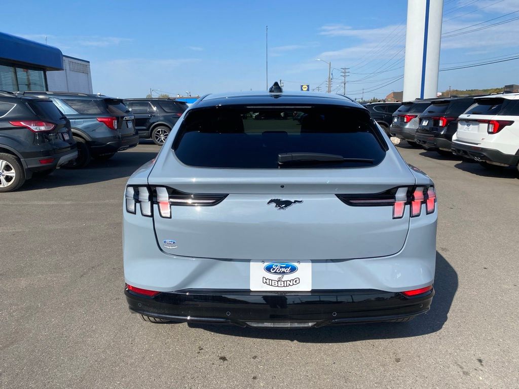 2025 Ford Mustang Mach-E Premium - Photo 12