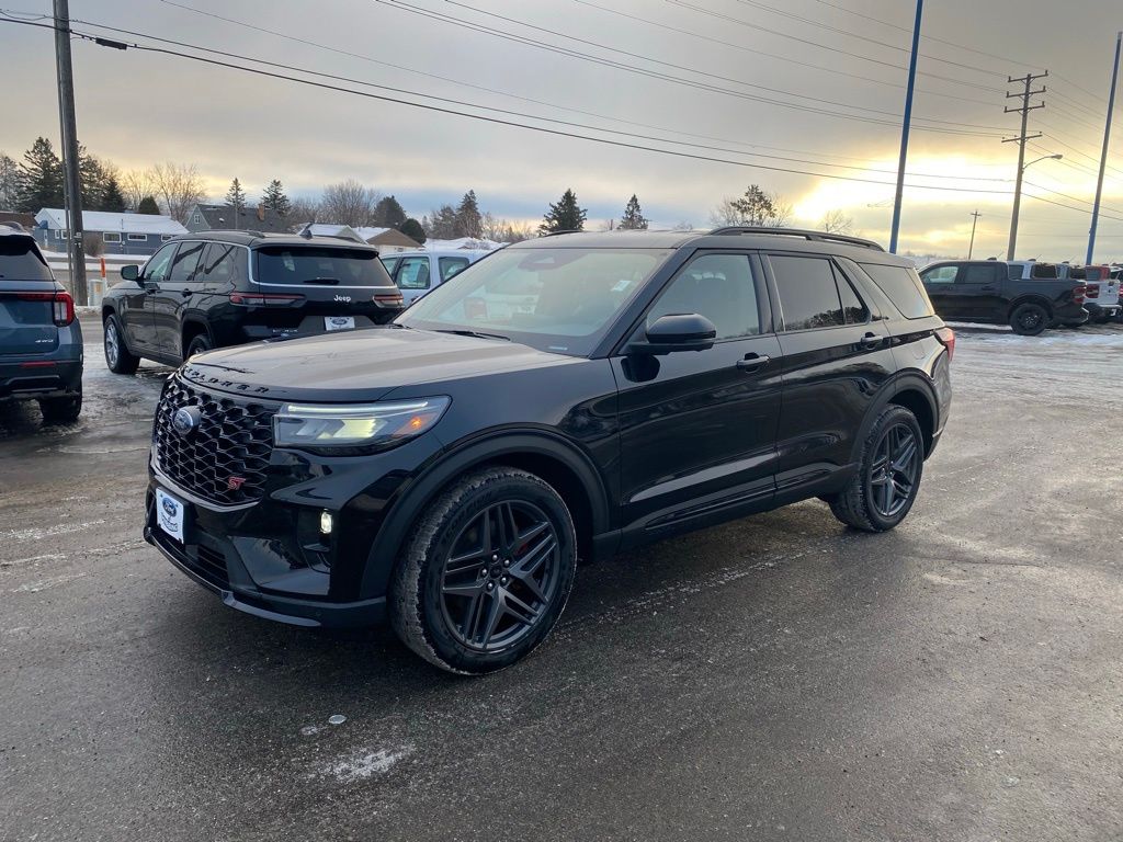 2026 Ford Explorer ST's photo
