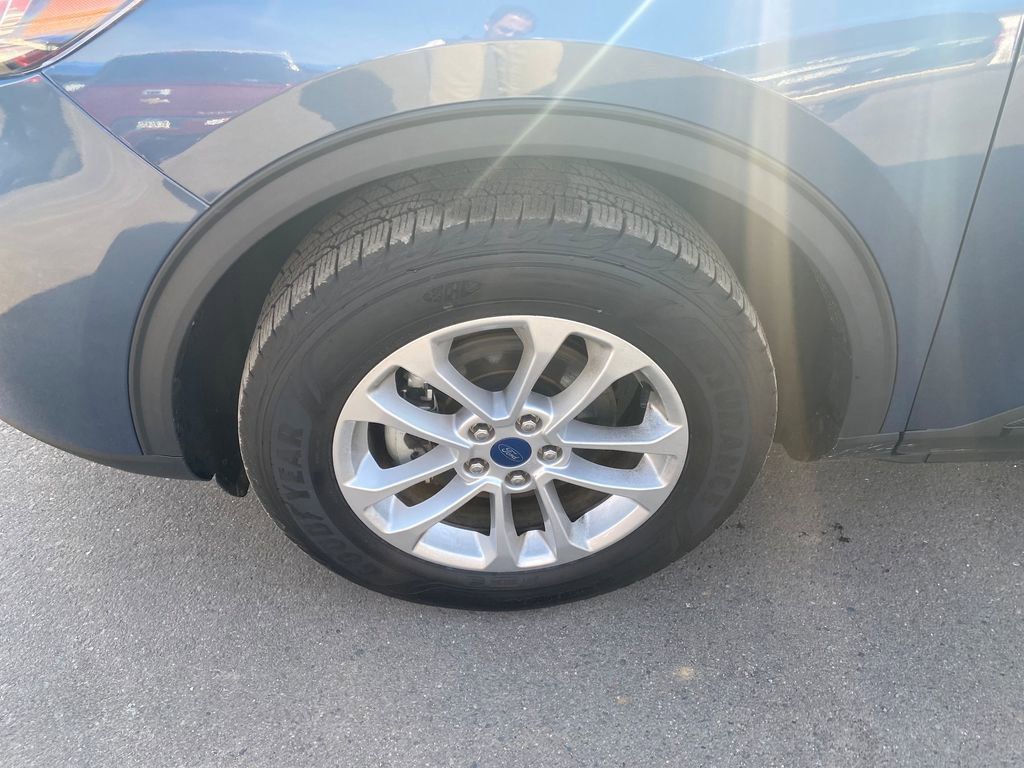 Used 2020 Ford Escape SE with VIN 1FMCU9G67LUC47010 for sale in Hibbing, Minnesota