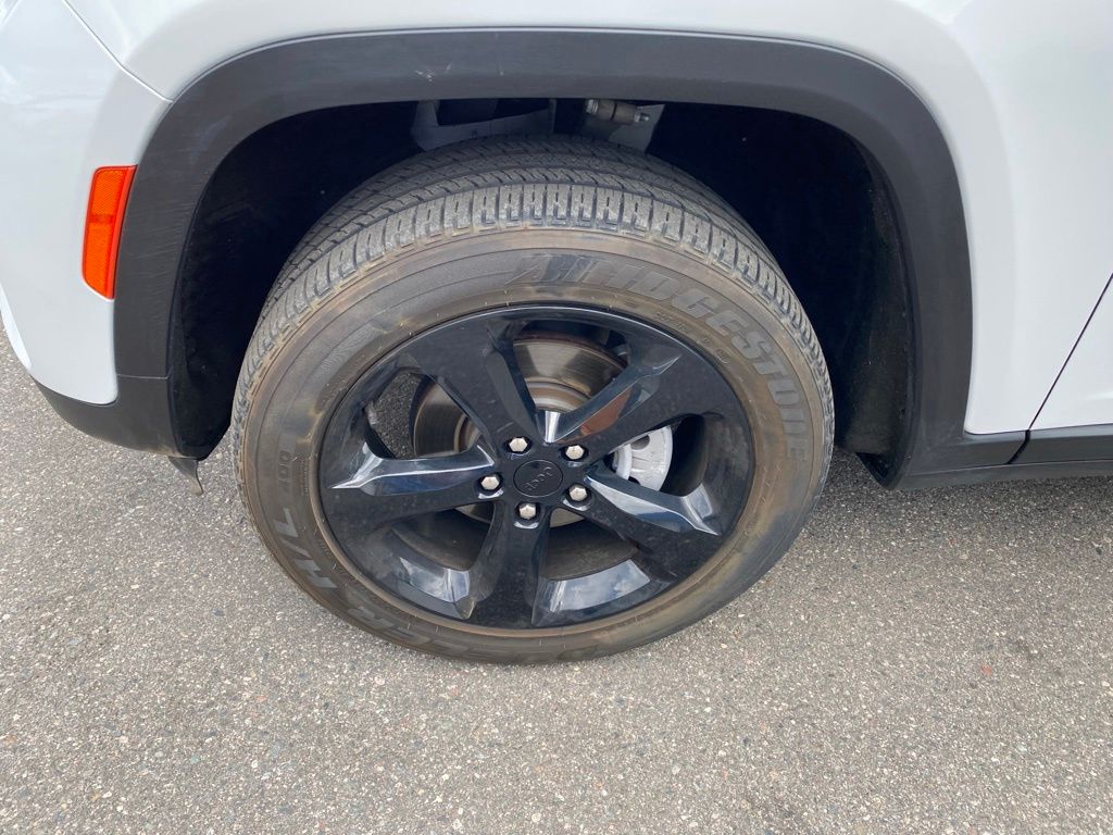 Used 2023 Jeep Grand Cherokee Altitude with VIN 1C4RJHAG4PC519317 for sale in Hibbing, Minnesota