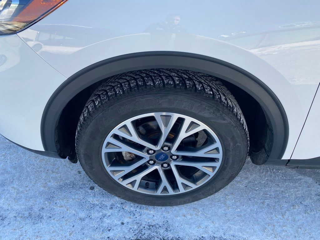 Used 2022 Ford Escape SEL with VIN 1FMCU9CZ6NUA97118 for sale in Hibbing, Minnesota