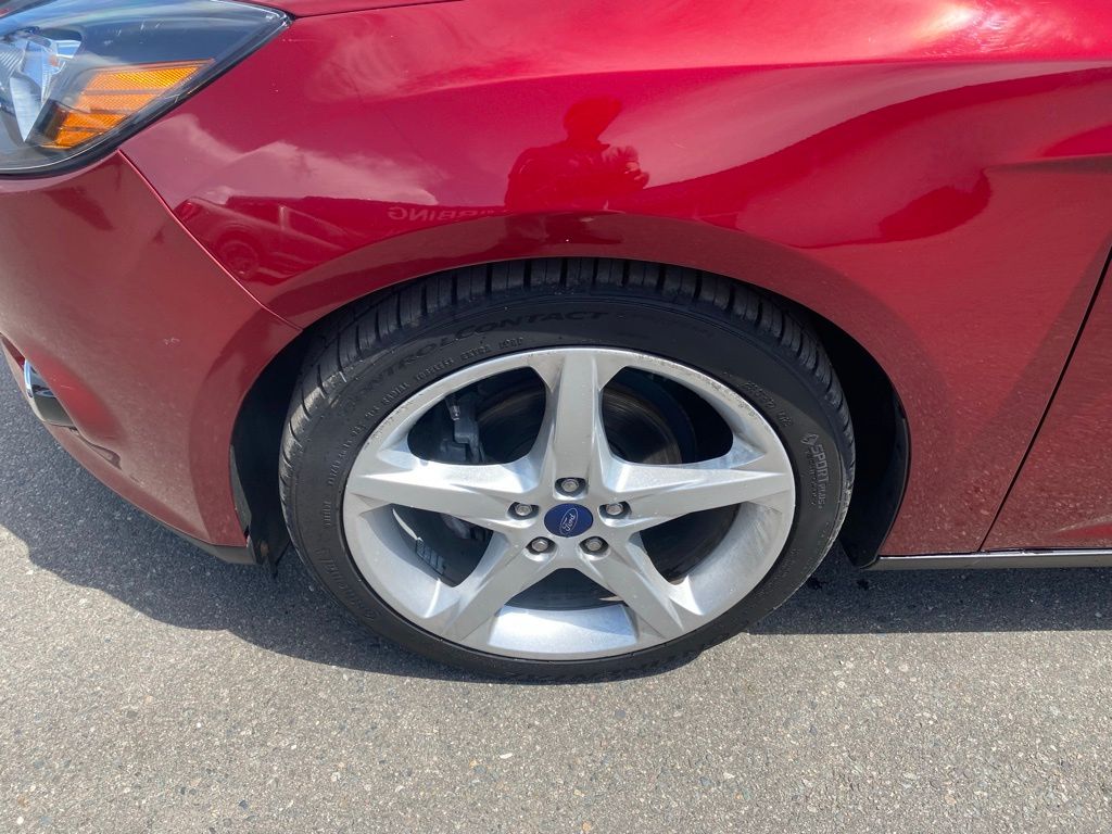 Used 2013 Ford Focus Titanium with VIN 1FADP3J23DL157725 for sale in Hibbing, Minnesota