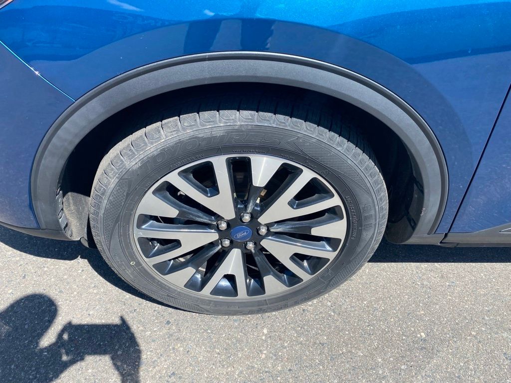 Used 2020 Ford Escape SE with VIN 1FMCU9BZ4LUA15806 for sale in Hibbing, Minnesota