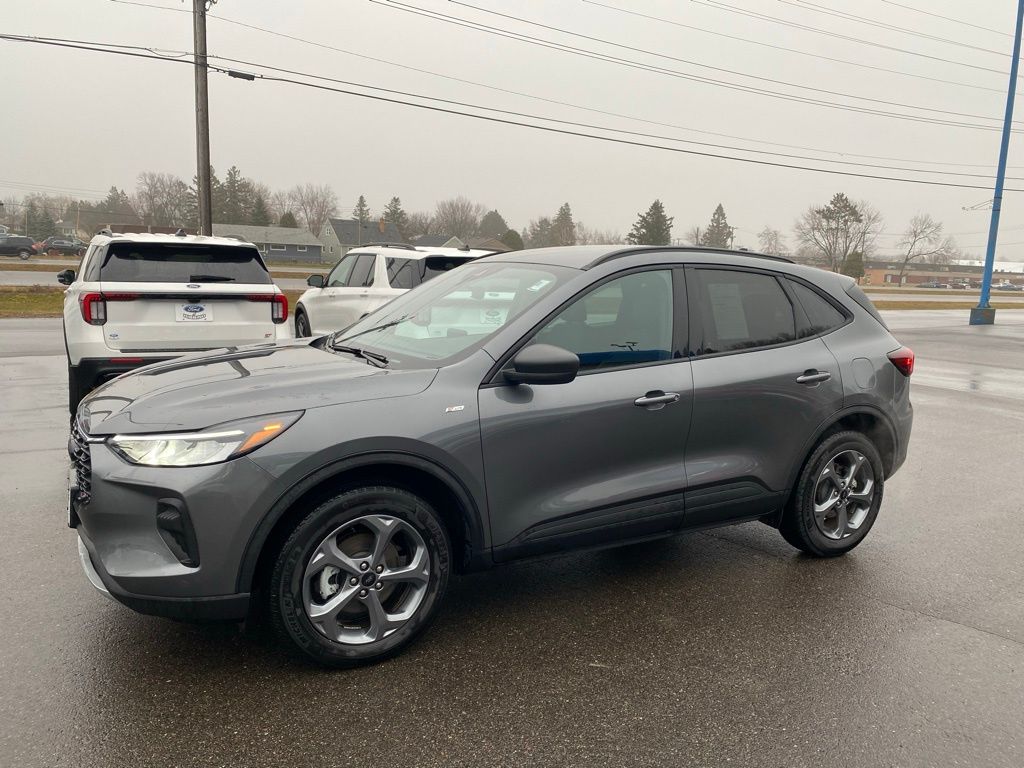 2025 Ford Escape ST-Line's photo