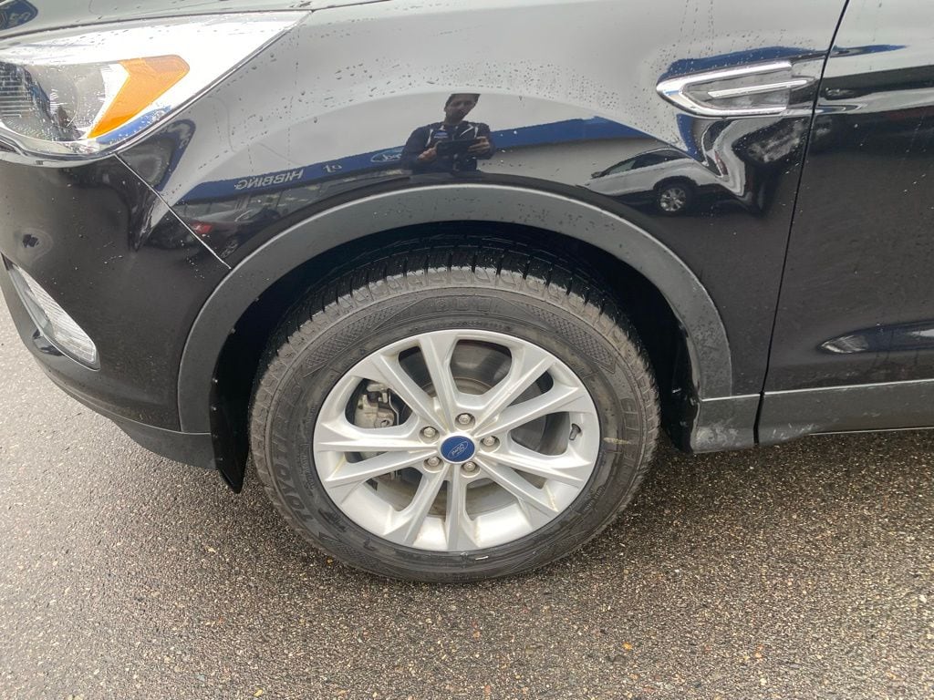 Used 2019 Ford Escape SE with VIN 1FMCU9GD6KUC27165 for sale in Hibbing, Minnesota