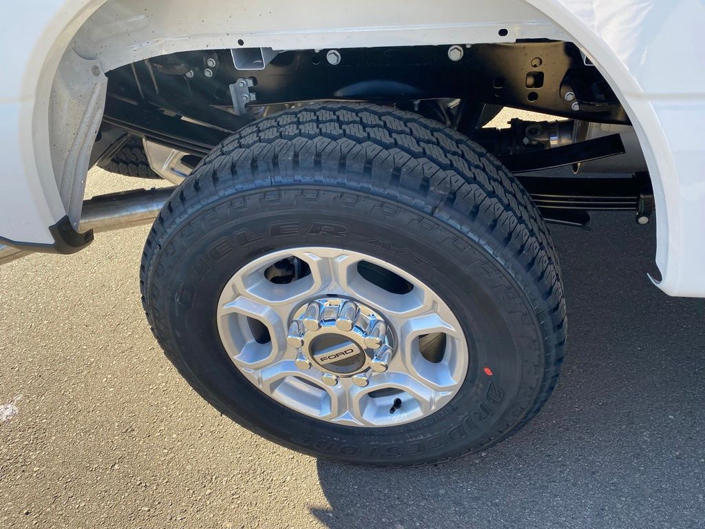 2026 Ford F-350 Super Duty XLT - Photo 10