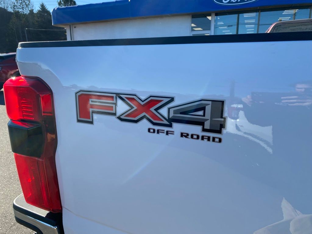2026 Ford F-350 Super Duty XLT - Photo 12