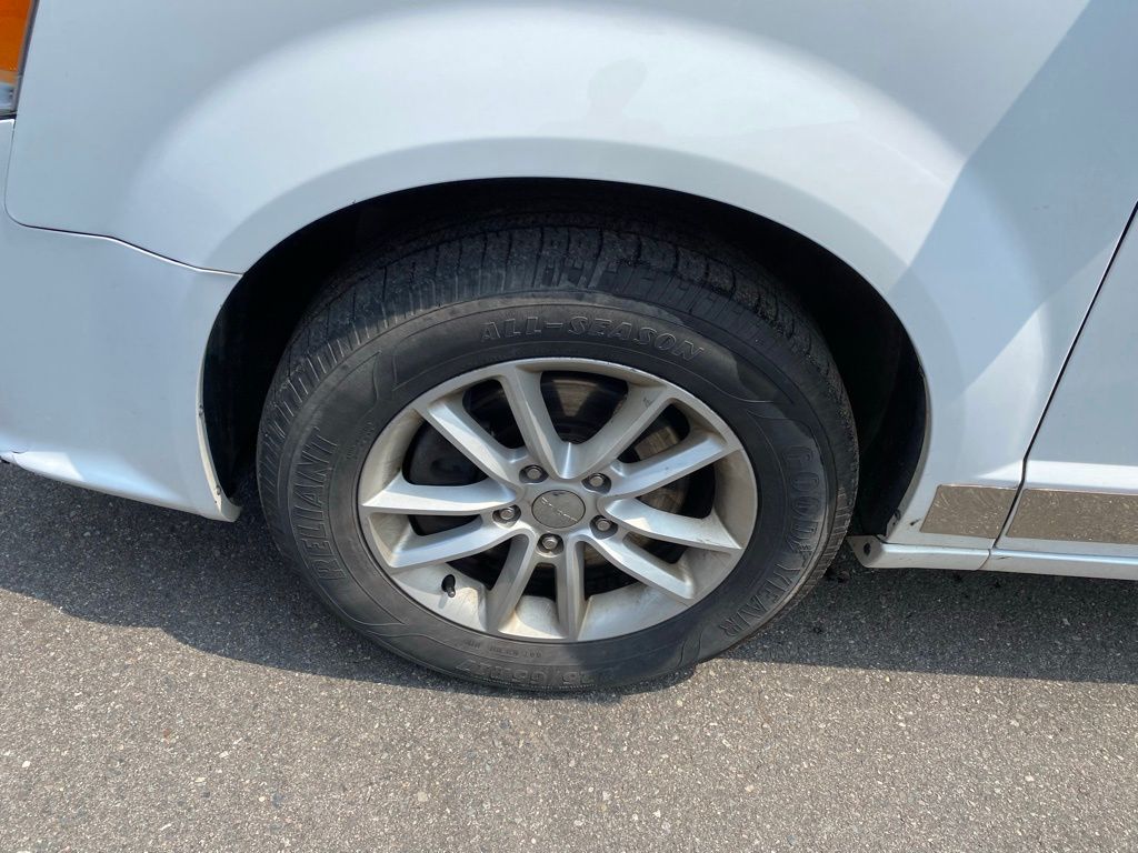 Used 2019 Dodge Grand Caravan SXT with VIN 2C4RDGCG1KR775199 for sale in Hibbing, Minnesota