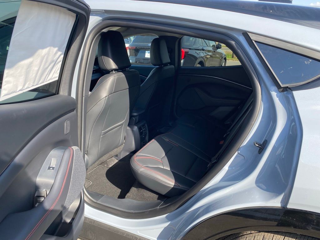 2025 Ford Mustang Mach-E Premium - Photo 17