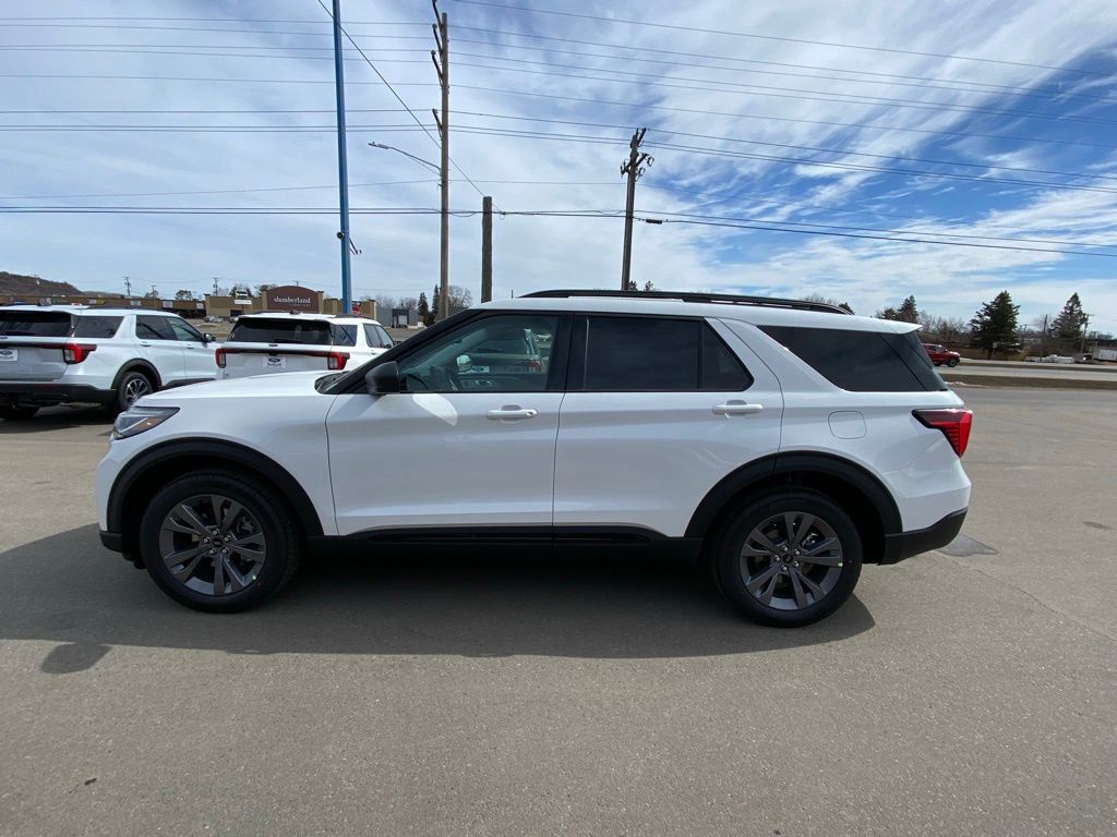 2026 Ford Explorer Active - Photo 3