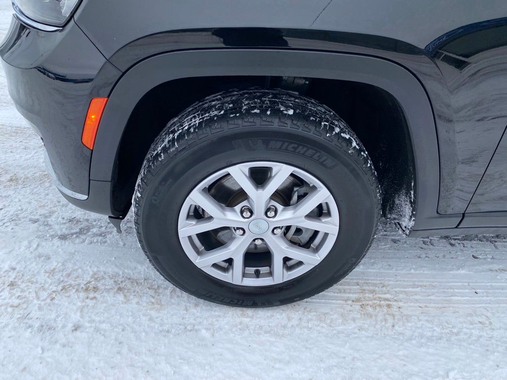 Used 2022 Jeep Grand Cherokee L Limited with VIN 1C4RJKBG5N8621060 for sale in Hibbing, Minnesota