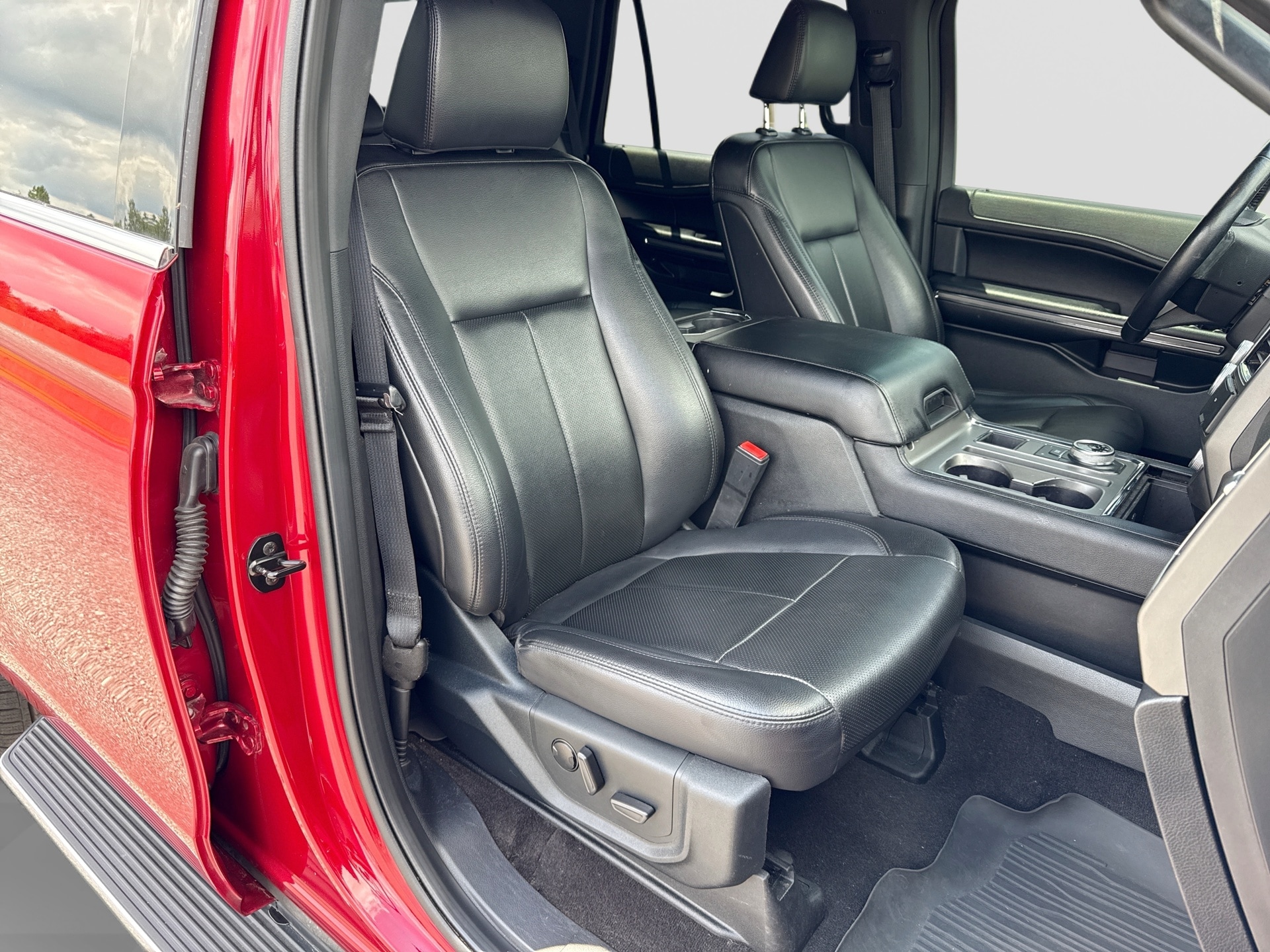 2021 Ford Expedition XLT - Photo 25