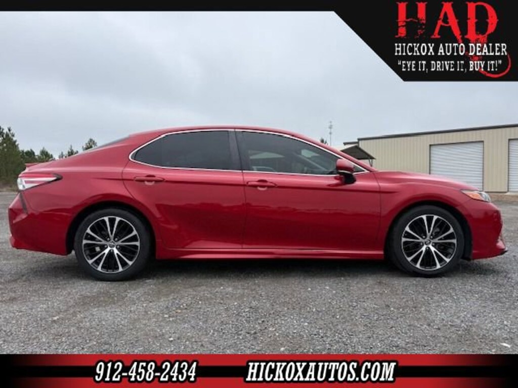 Used 2019 Toyota Camry SE Sedan