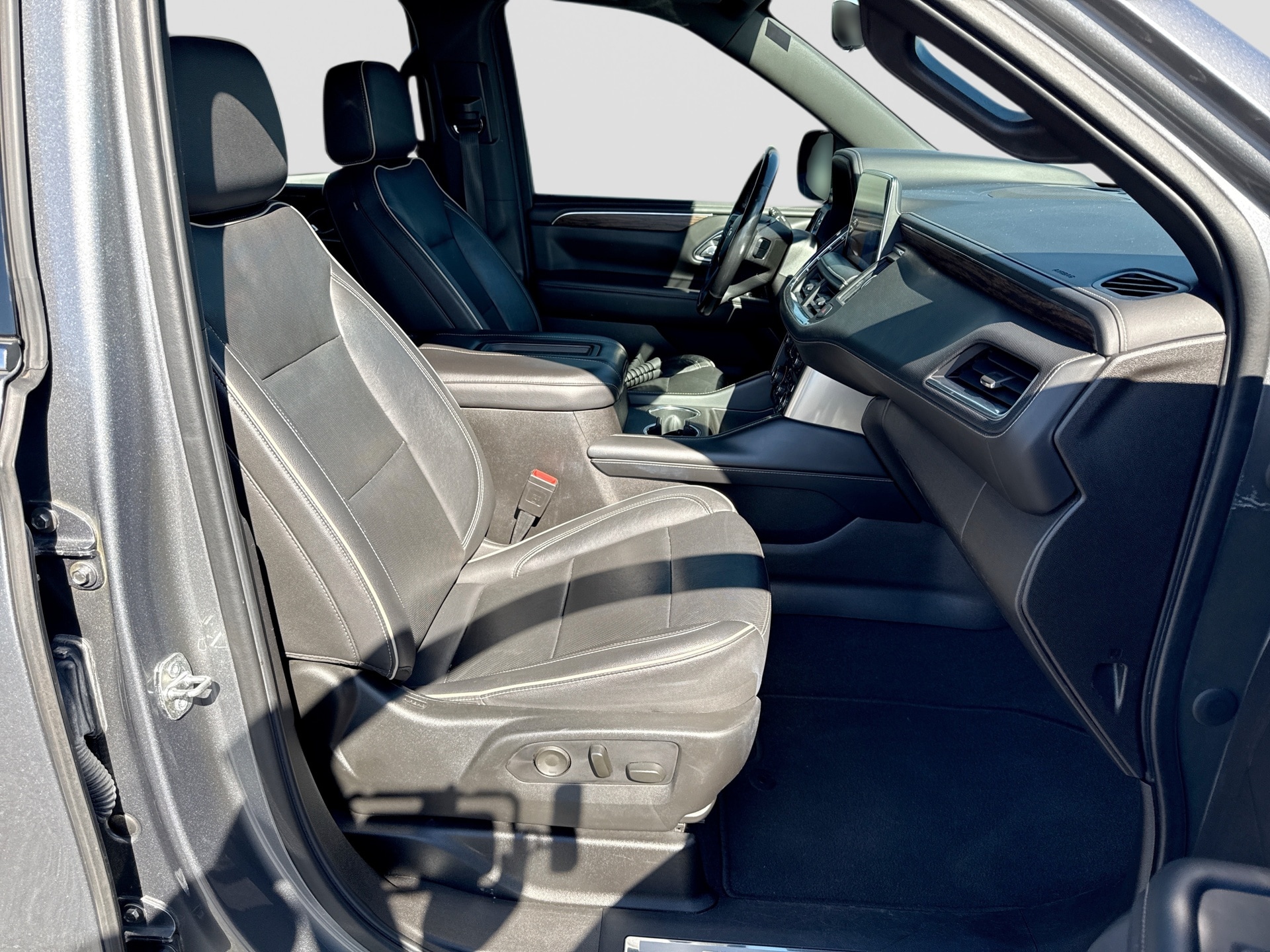 2021 Chevrolet Suburban Premier - Photo 26