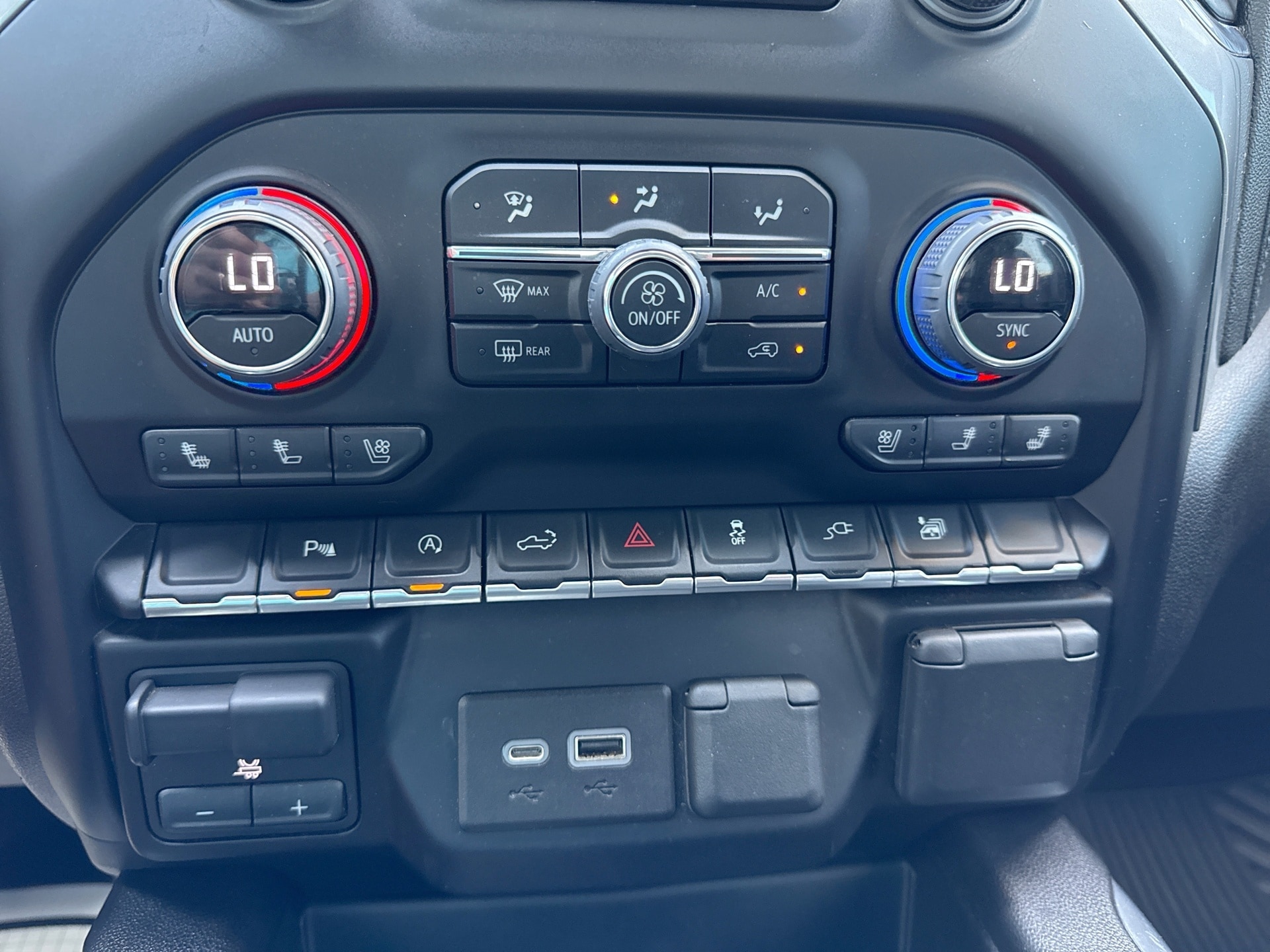 2022 Chevrolet Silverado 1500 Limited LTZ - Photo 16