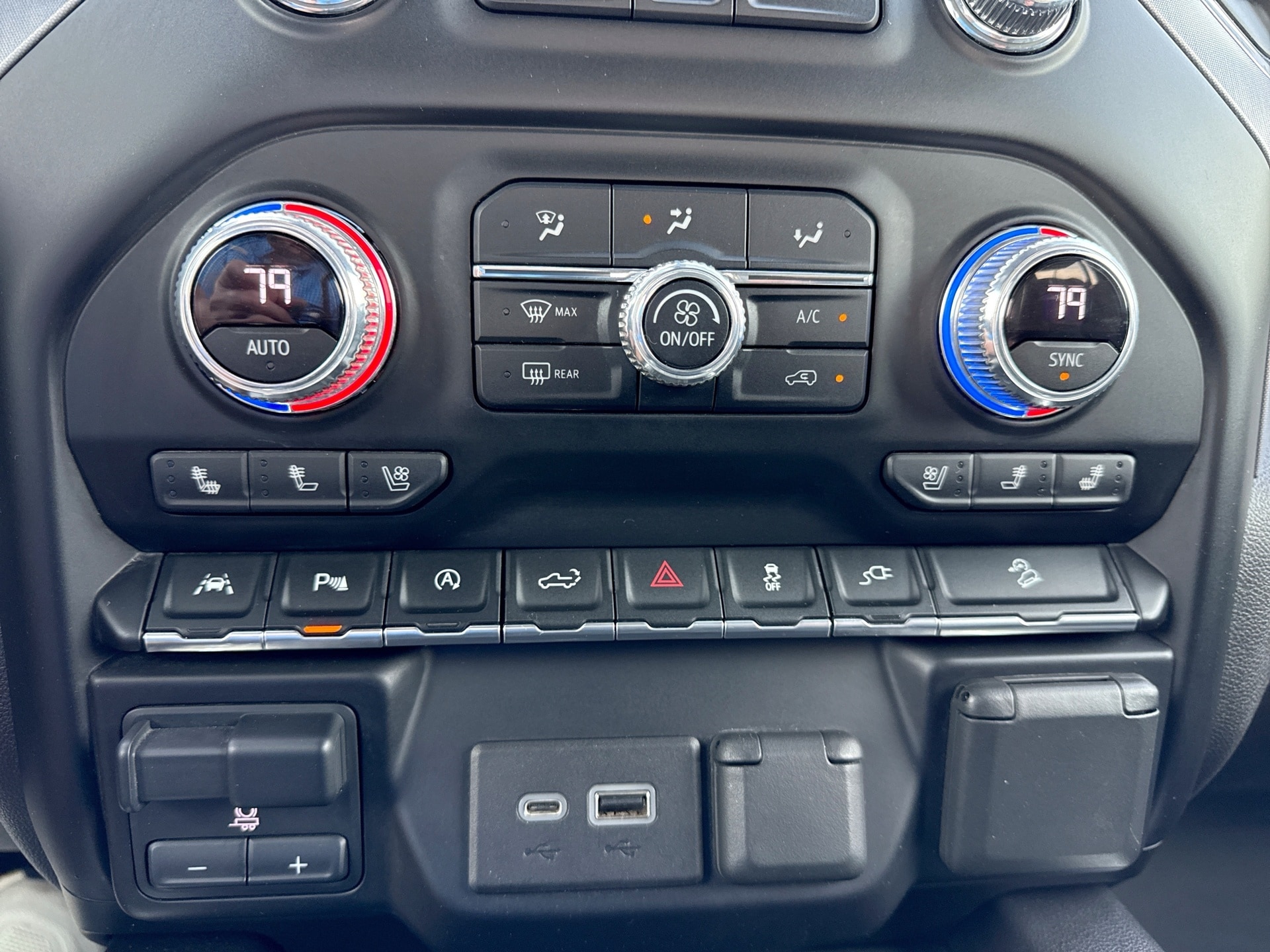 2020 GMC Sierra 1500 SLT - Photo 17