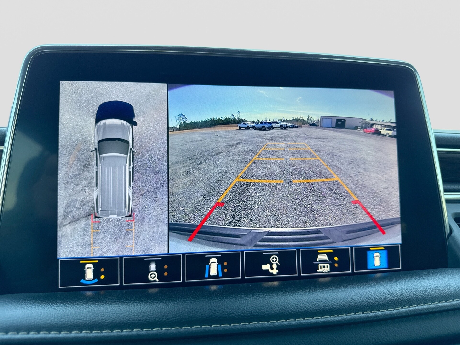 2021 Chevrolet Suburban Premier - Photo 23