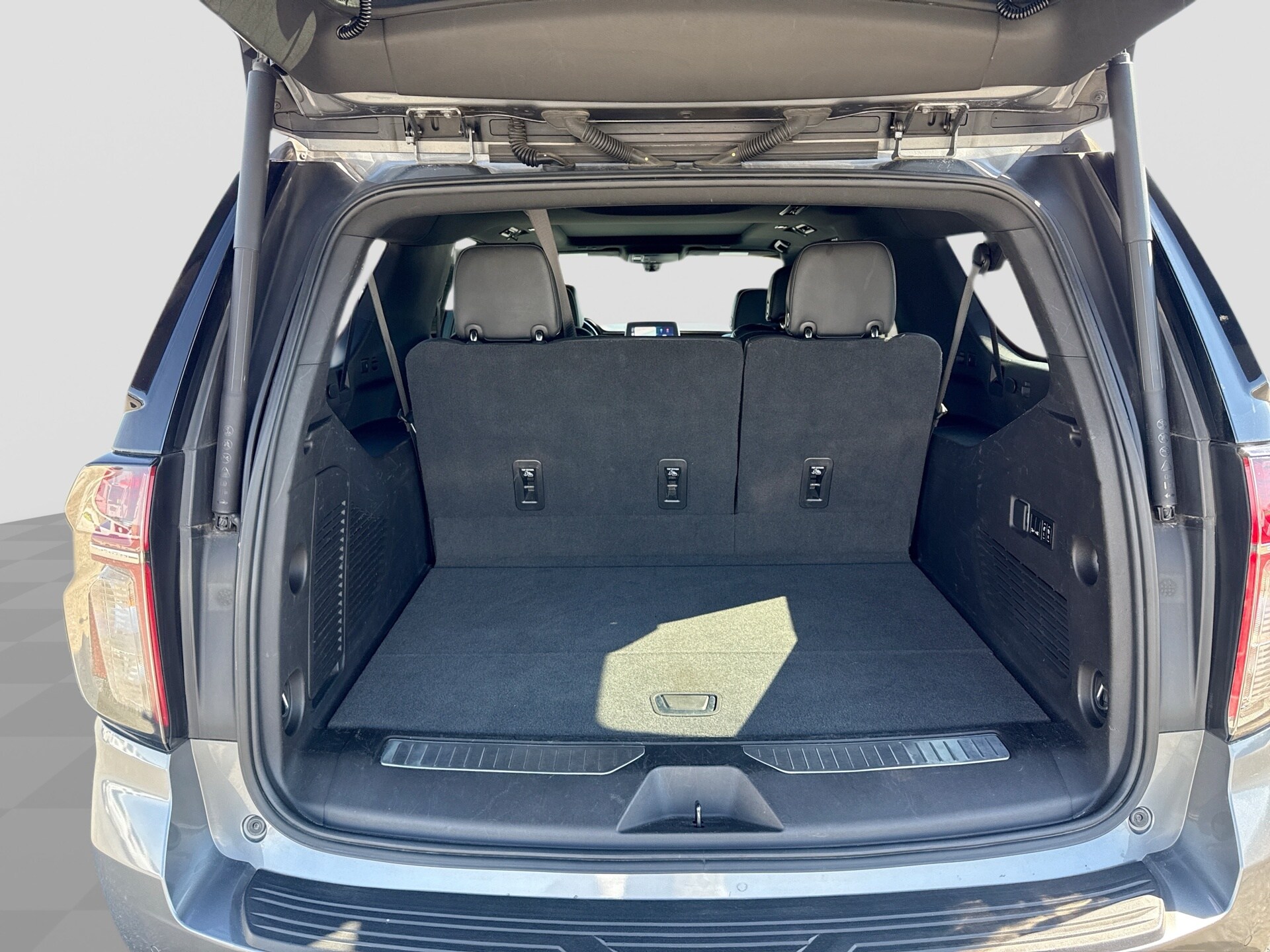 2021 Chevrolet Suburban Premier - Photo 21