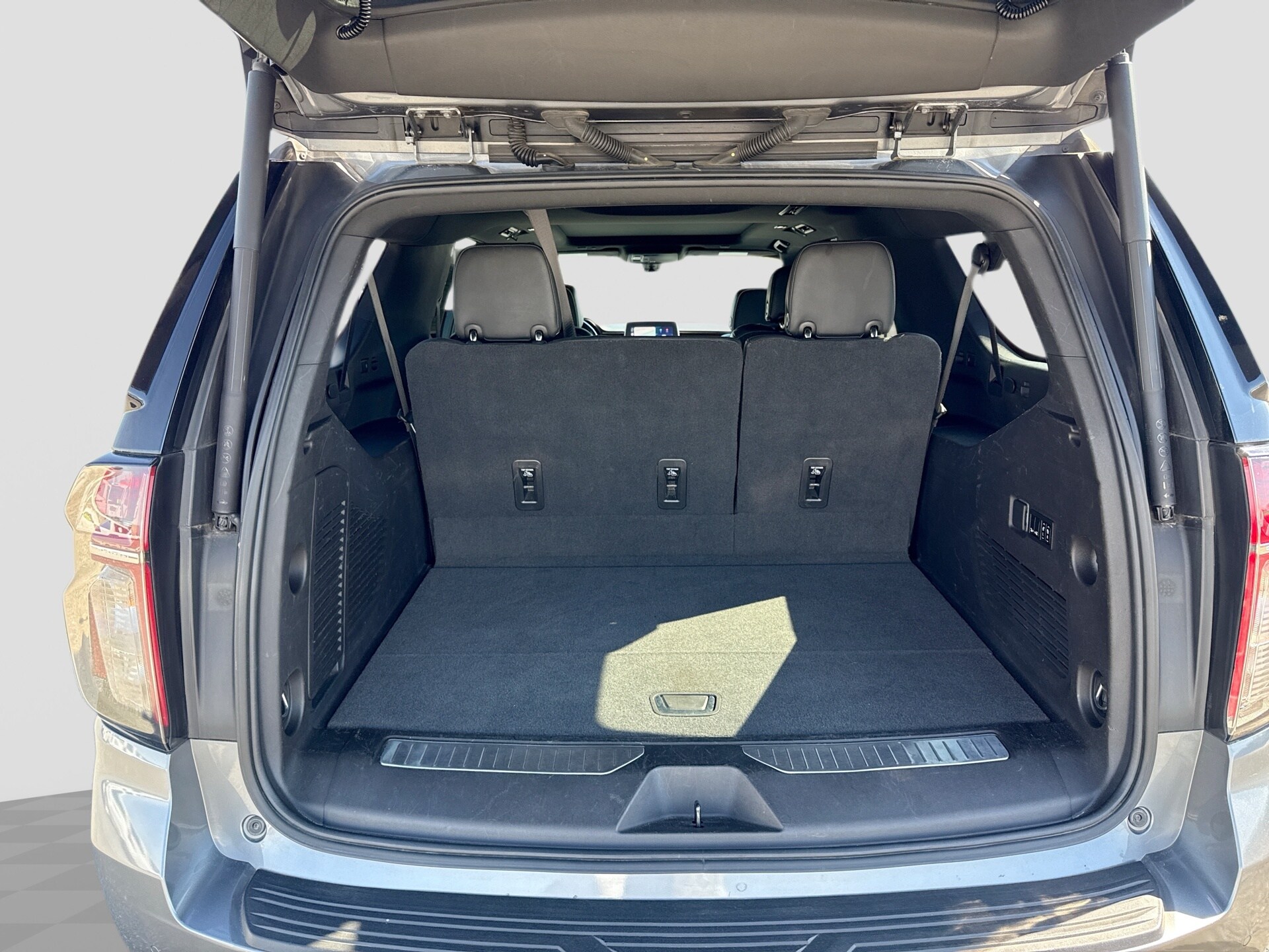 2021 Chevrolet Suburban Premier - Photo 21