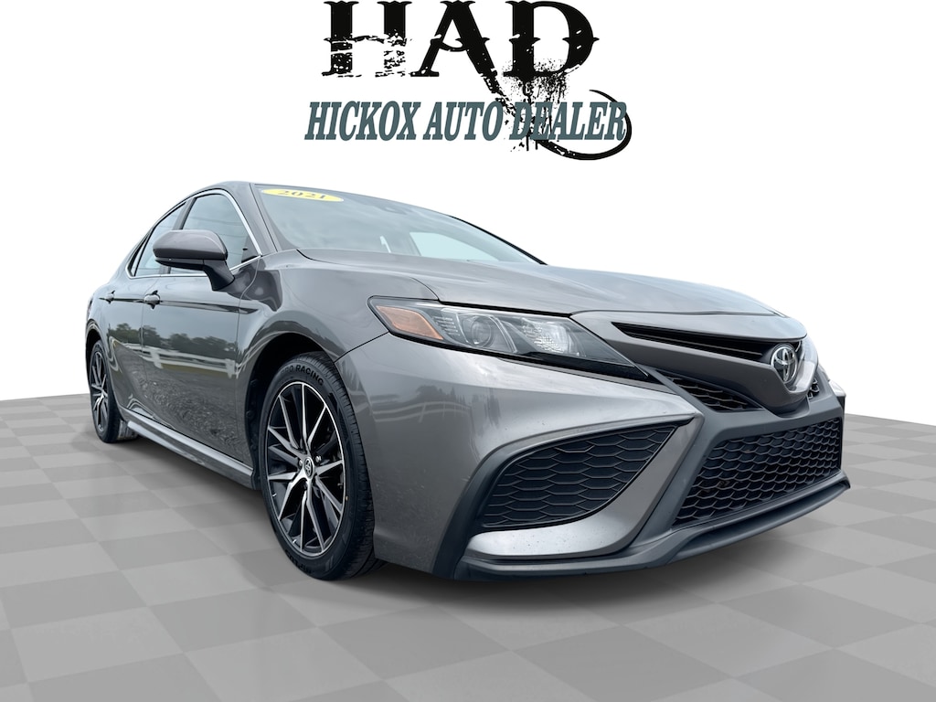 Used 2021 Toyota Camry SE Sedan