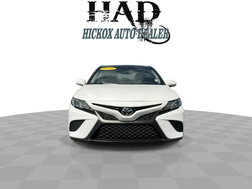 Used 2018 Toyota Camry SE Sedan