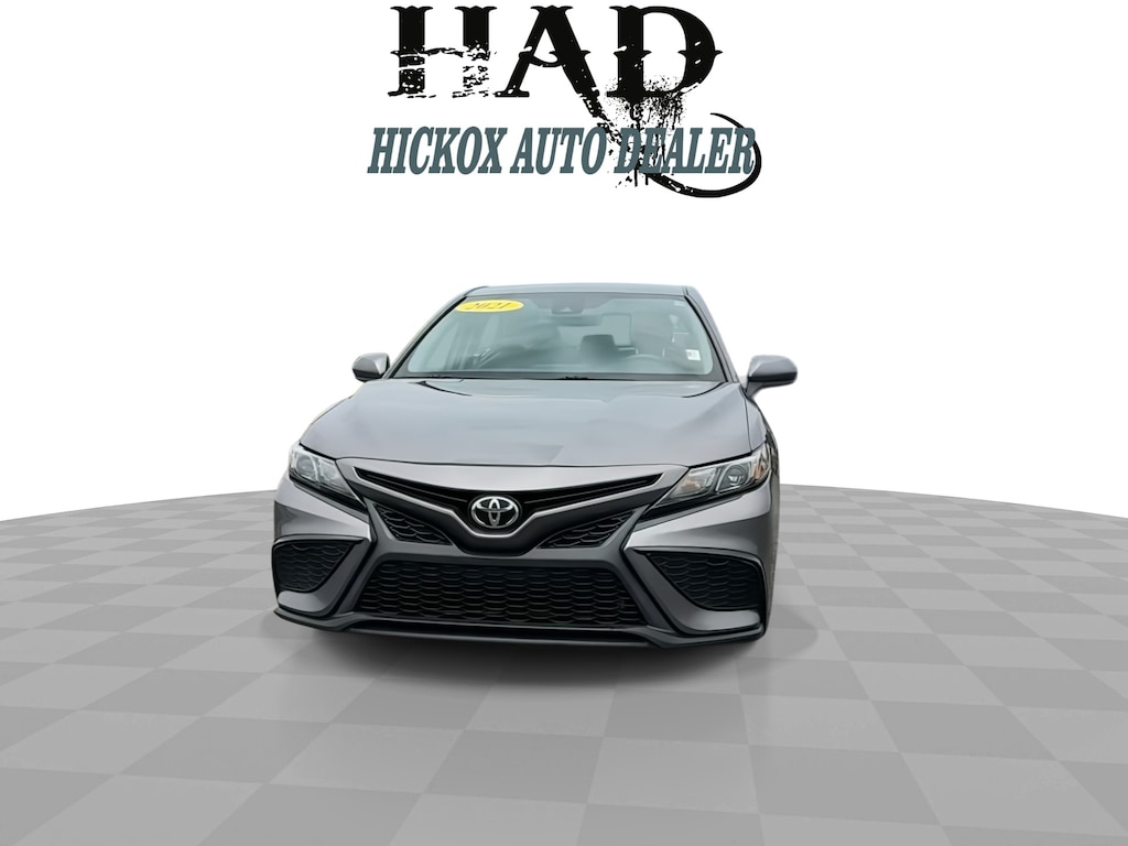 Used 2021 Toyota Camry SE Sedan