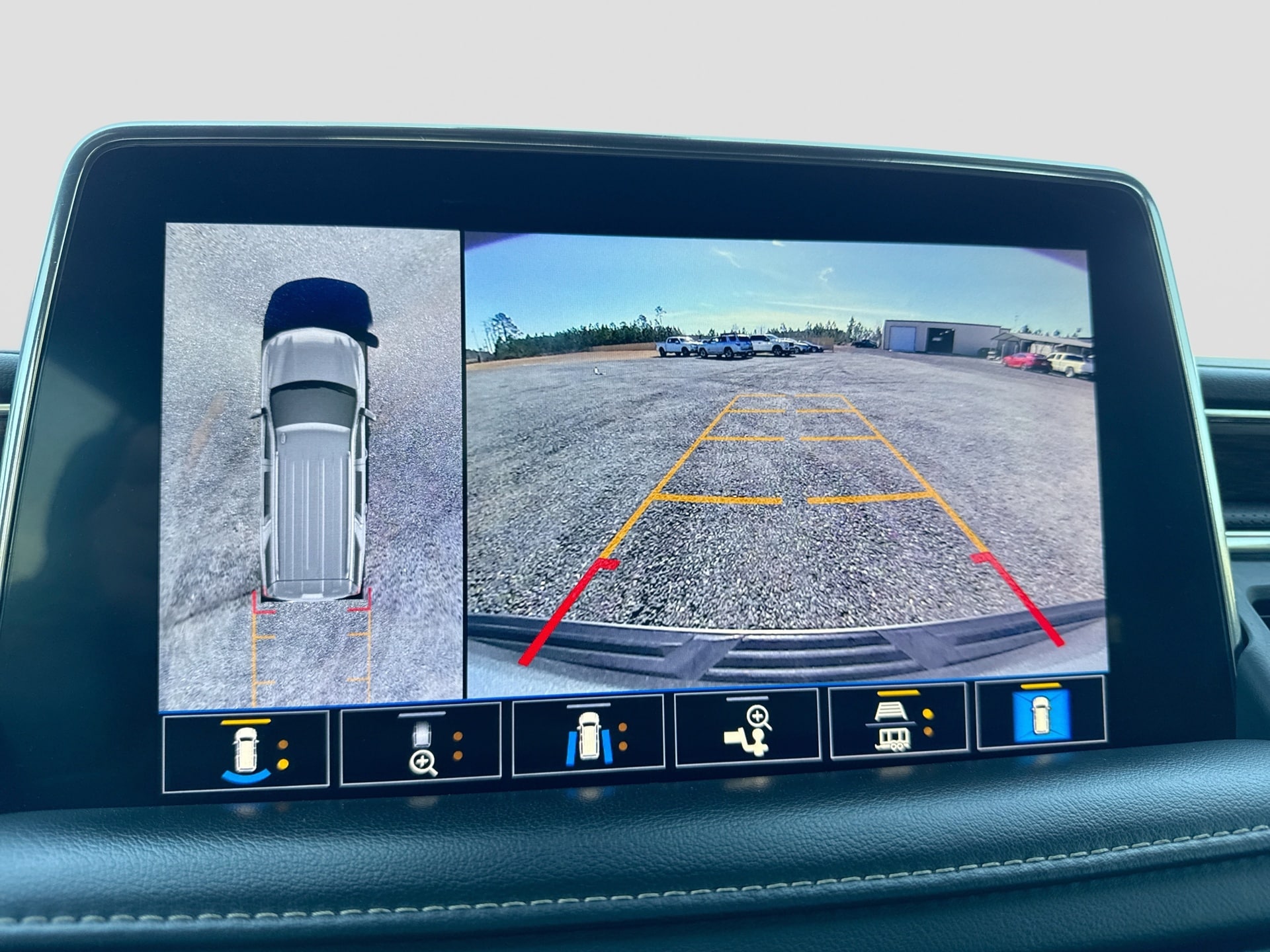2021 Chevrolet Suburban Premier - Photo 23