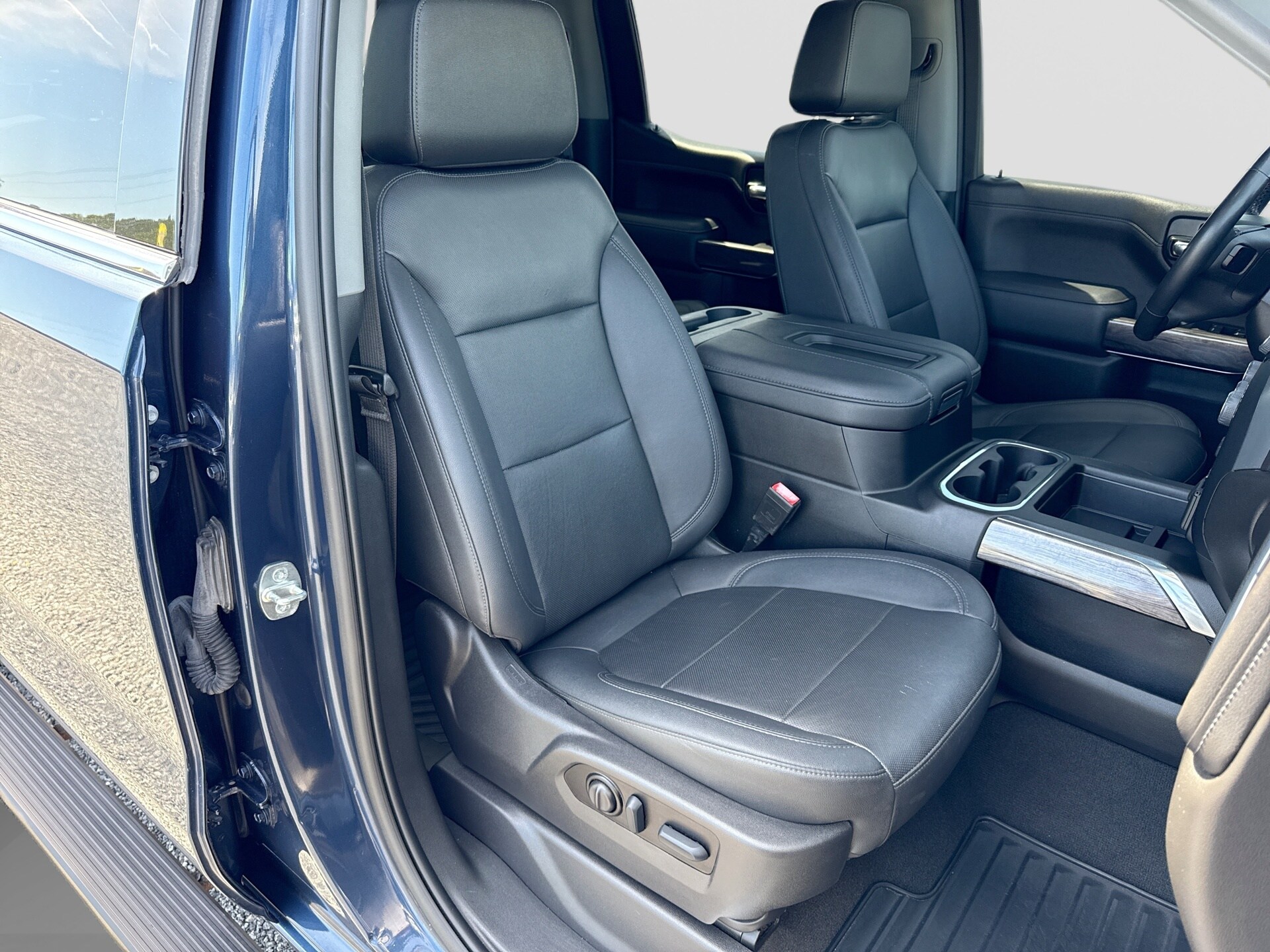 2022 Chevrolet Silverado 1500 Limited LTZ - Photo 24