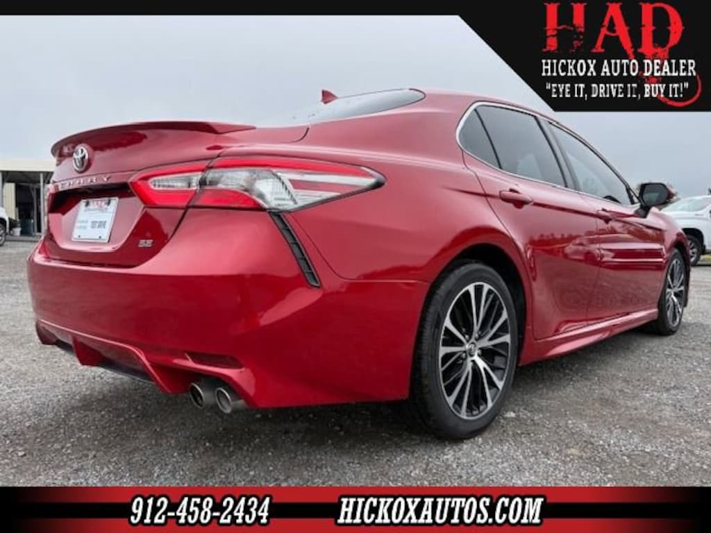 Used 2019 Toyota Camry SE Sedan